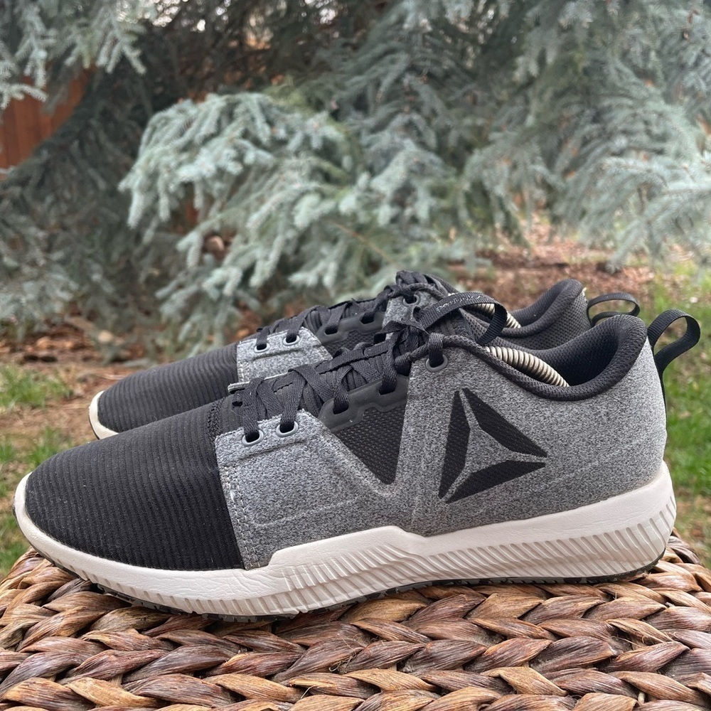 Mens Reebok Hydrorush Black & Gray Training Sneaker Shoes Size 9